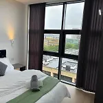 Elegant Apartment In Central Milton Keynes